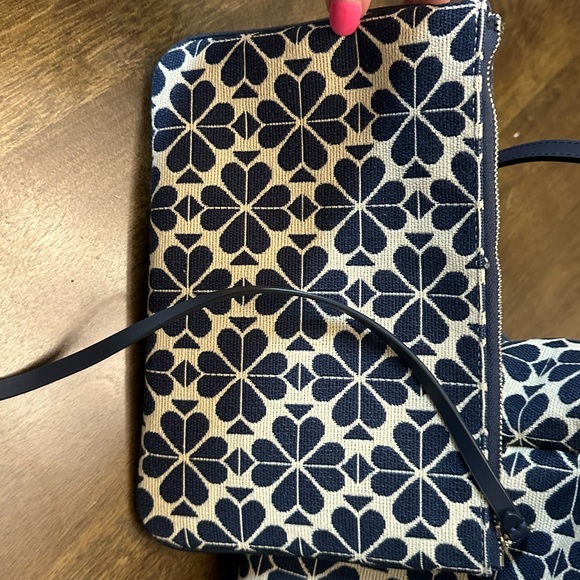 Coach tote with matching wallet and pouch - Picture 4 of 6